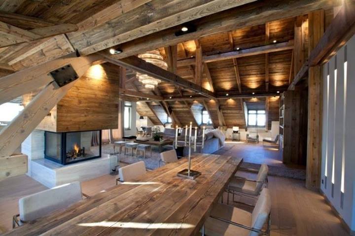 Chalet con camino e splendido living nelle alpi for Arredamento case di lusso interior design